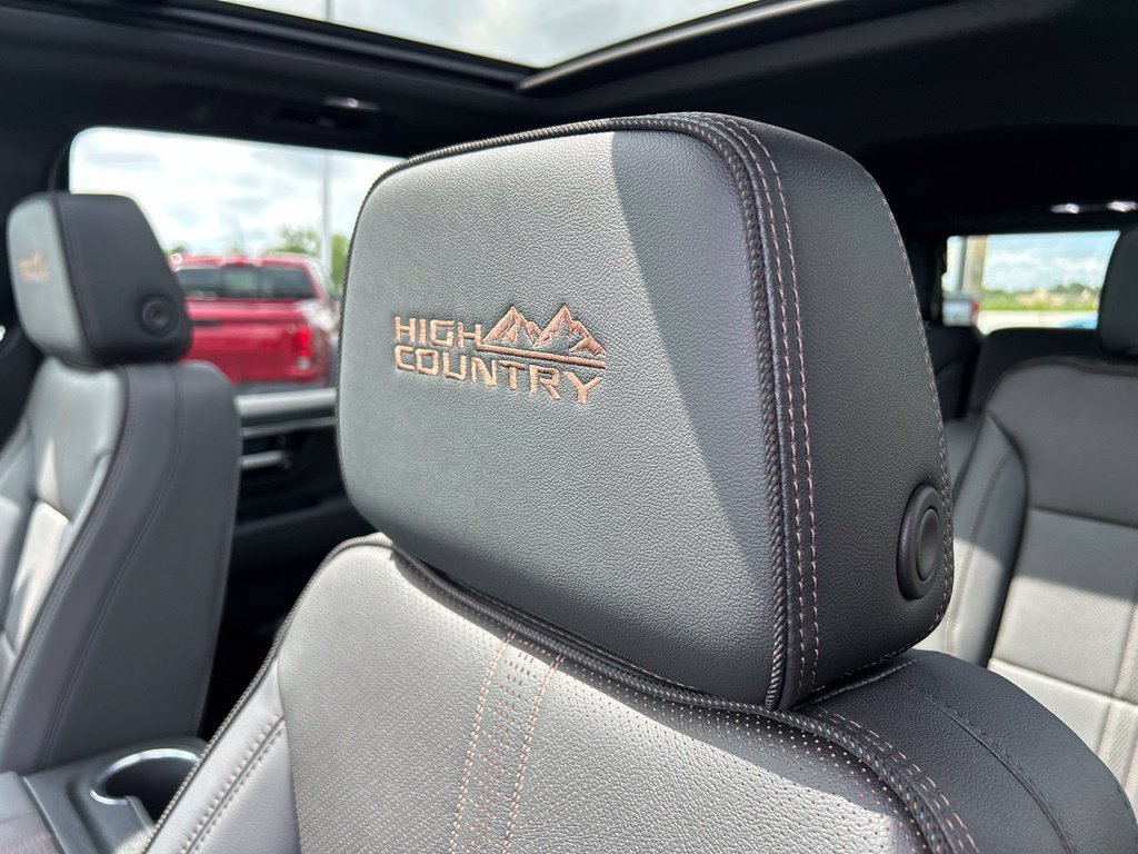 New 2026 Chevrolet Tahoe High Country AWD/4WD image 21