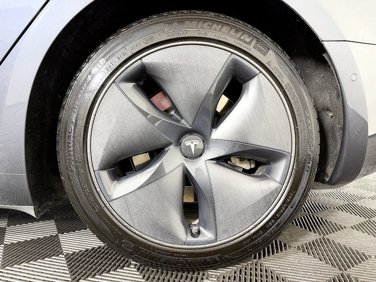 Used 2018 Tesla Model 3 Long Range RWD image 22