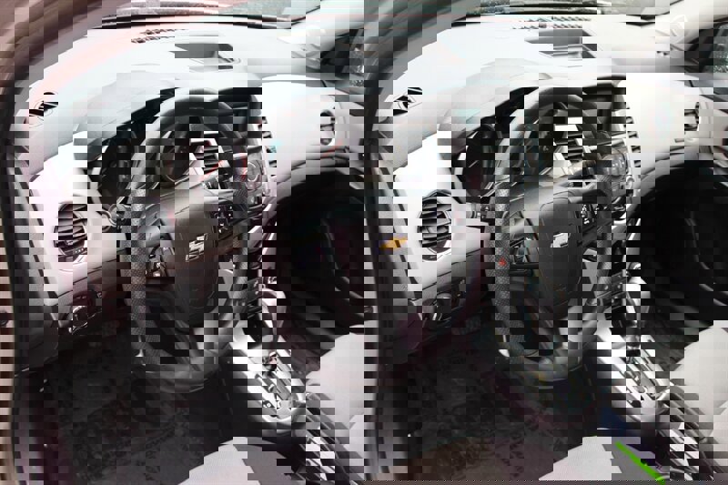 Used 2014 Chevrolet Cruze LS image 9