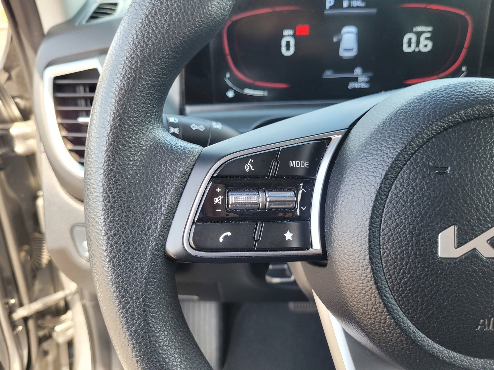Used 2024 Kia Seltos LX AWD/4WD image 21