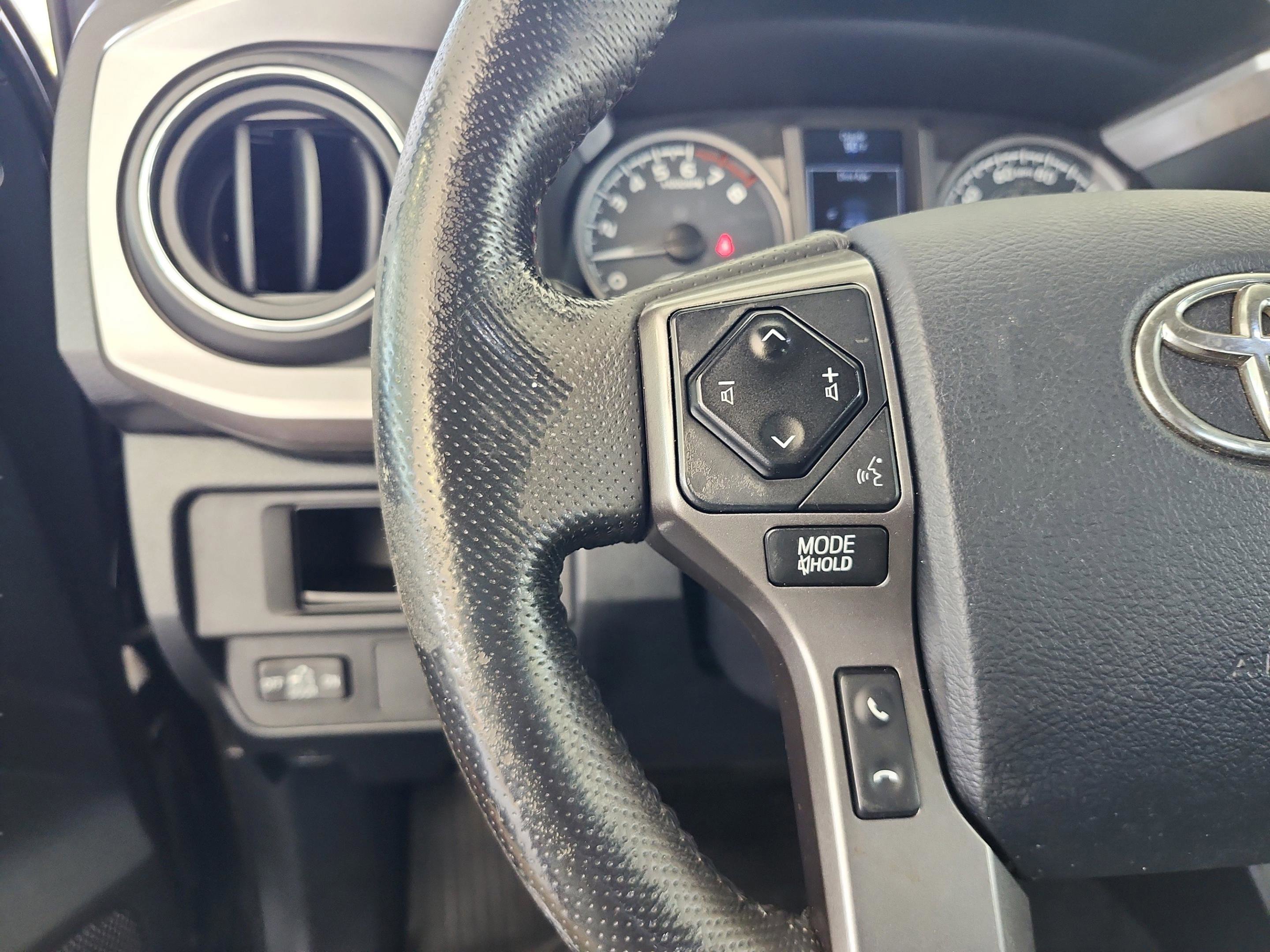 Used 2018 Toyota Tacoma SR5 RWD image 13