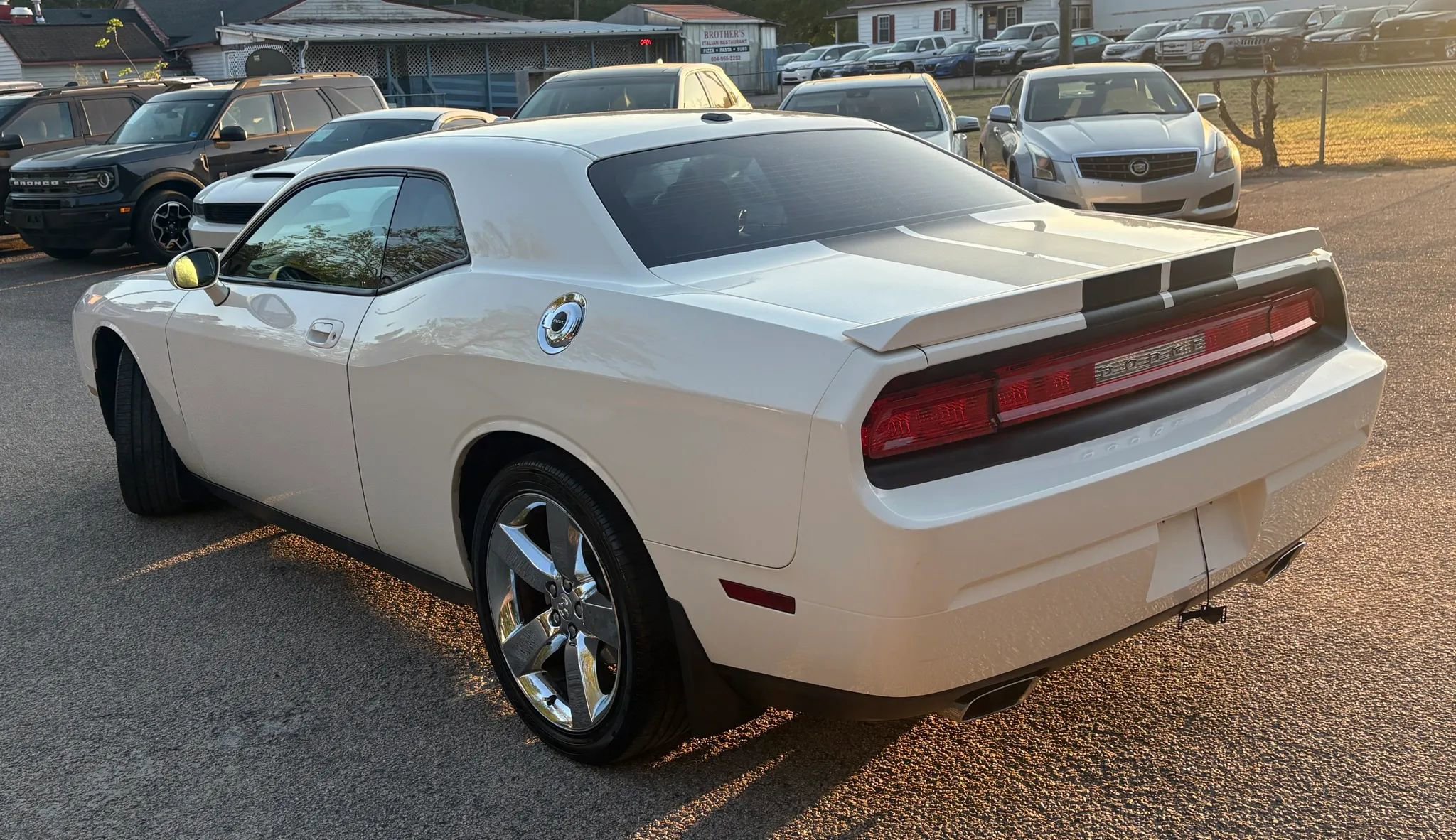 Used 2010 Dodge Challenger R/T RWD image 4