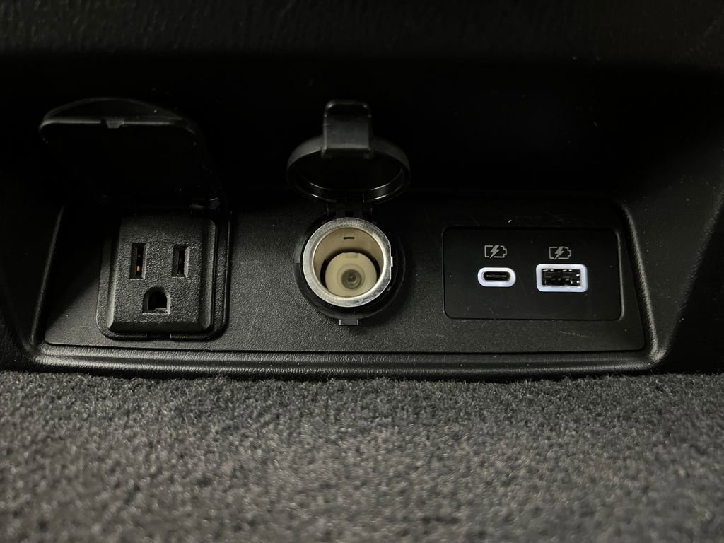 Used 2023 Nissan Armada SL w/ Captain's Chairs Package image 24