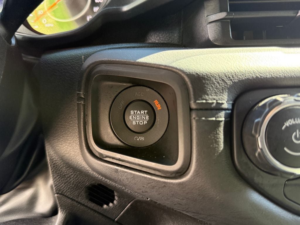 Used 2025 Jeep Wrangler Unlimited Rubicon w/ Safety Group AWD/4WD image 11