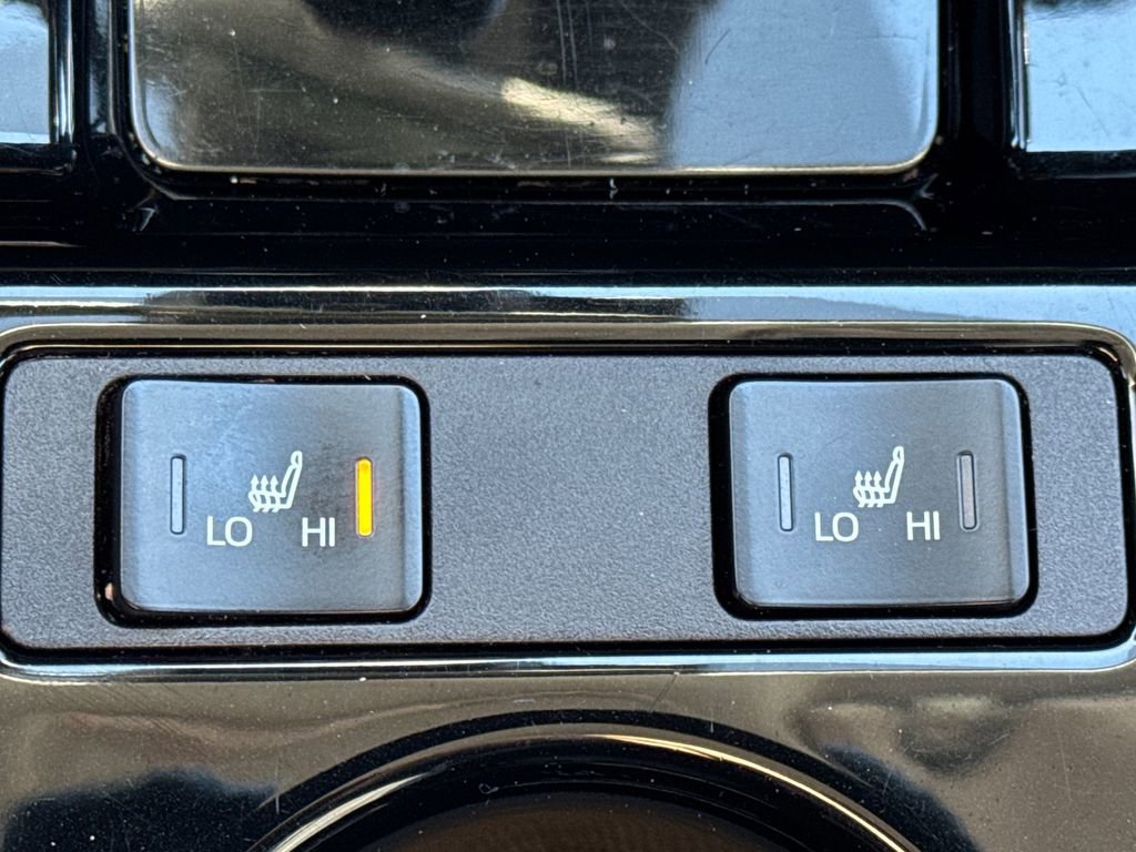 Used 2020 Toyota Prius Prime XLE image 33