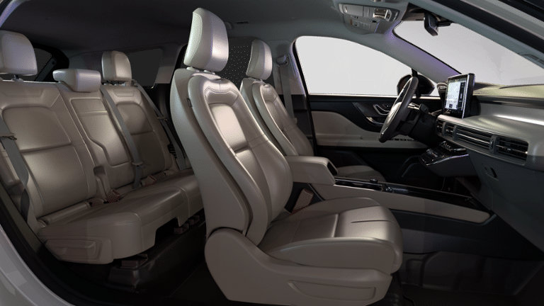 New 2024 Lincoln Corsair AWD w/ Equipment Group 101A image 28