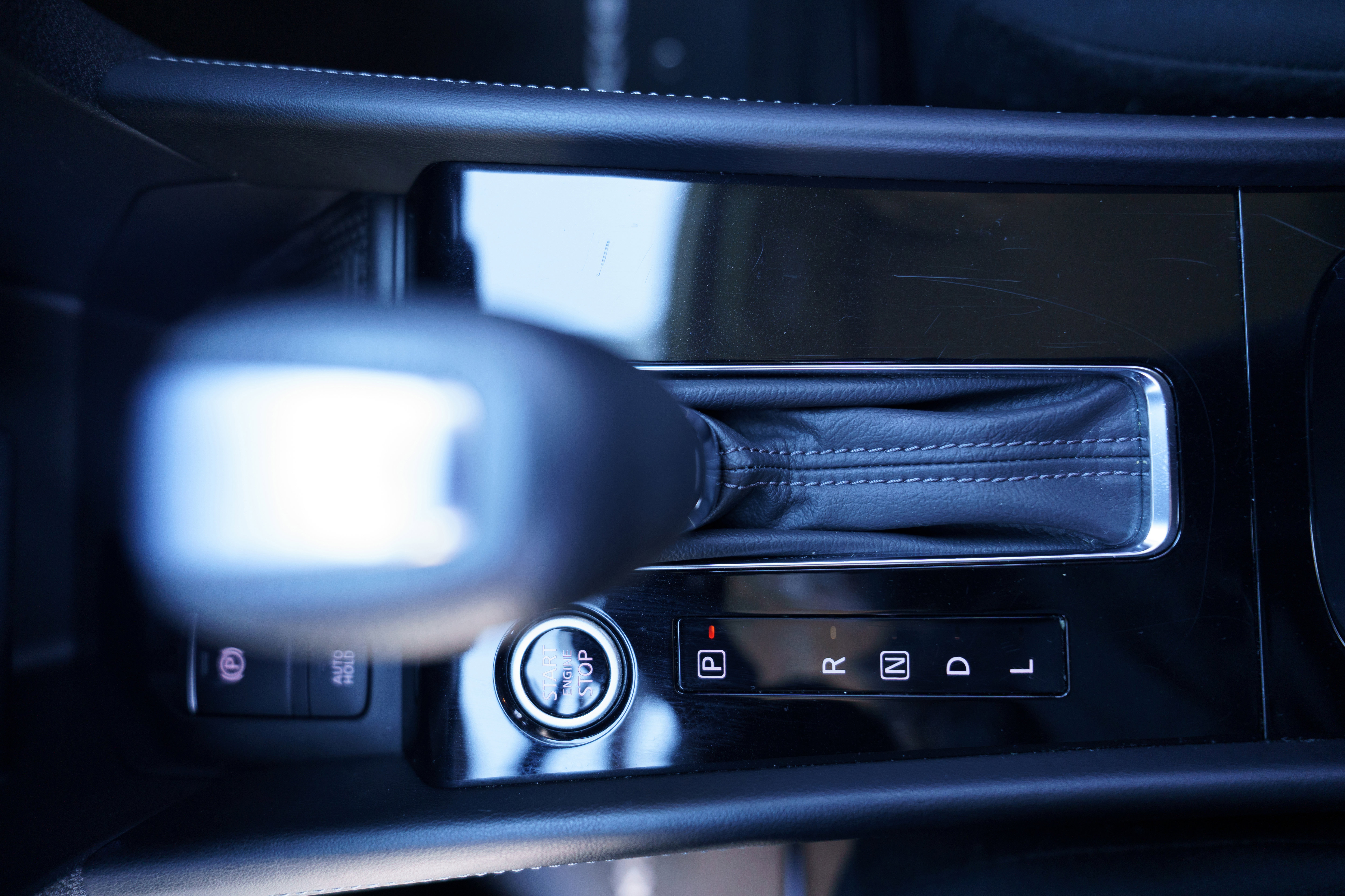 Used 2023 Nissan Kicks SR image 29