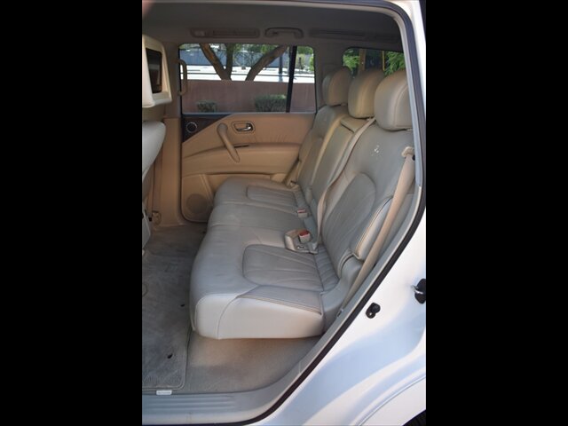 Used 2014 INFINITI QX80 2WD w/ Deluxe Touring Package image 19