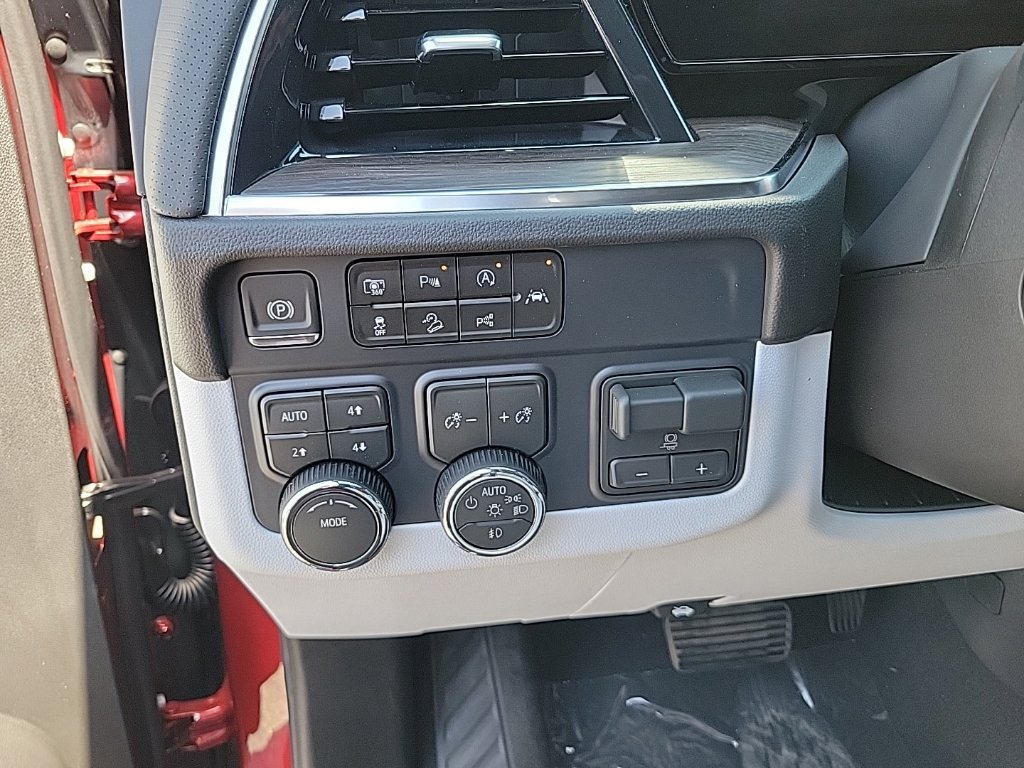 New 2026 Chevrolet Suburban Premier AWD/4WD image 13
