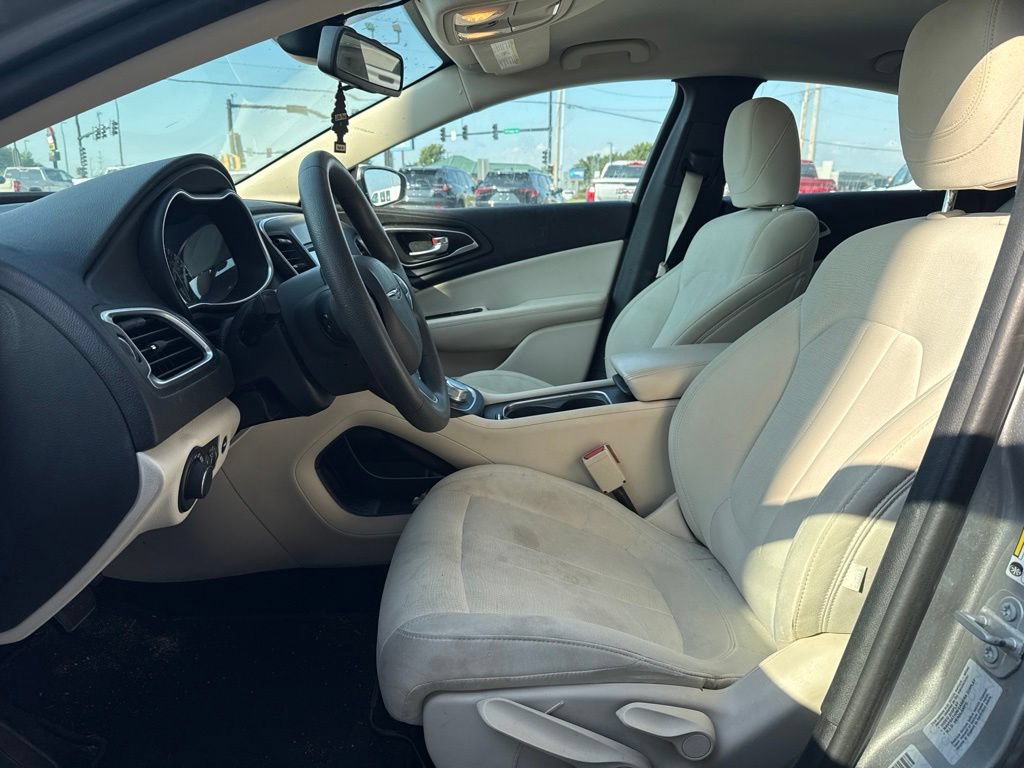 Used 2016 Chrysler 200 Limited FWD image 11