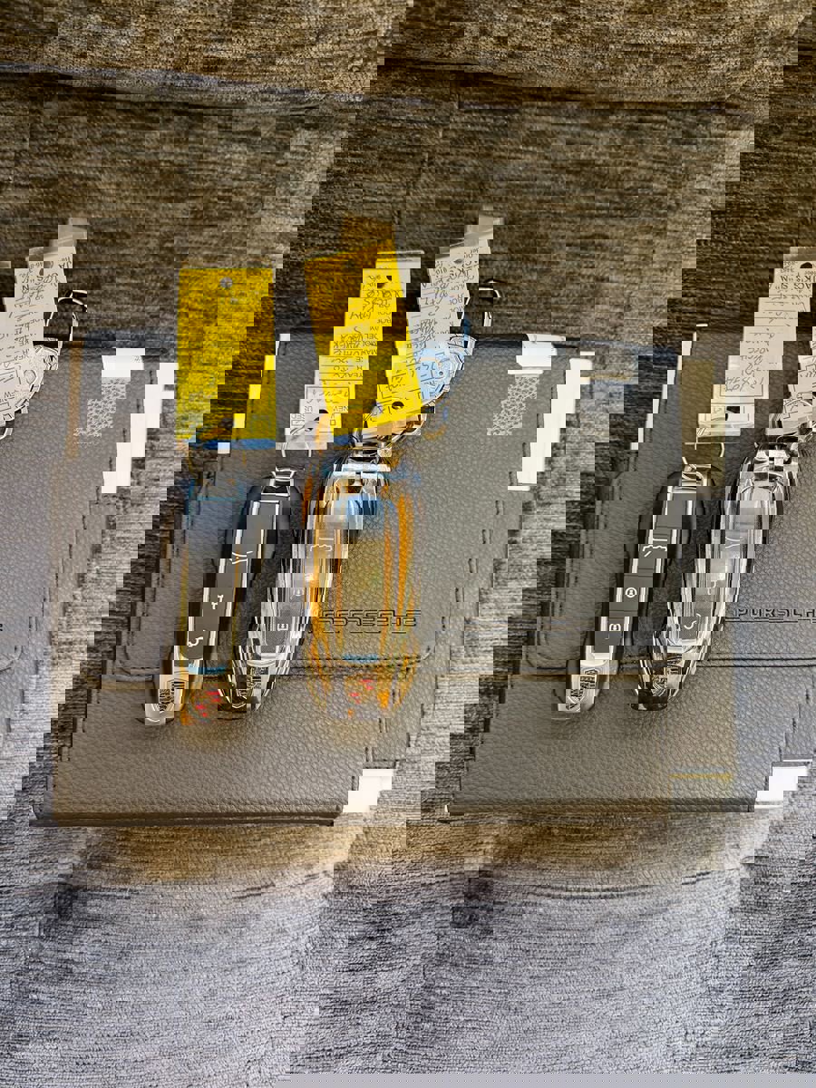 Used 2018 Porsche Panamera 4 image 30