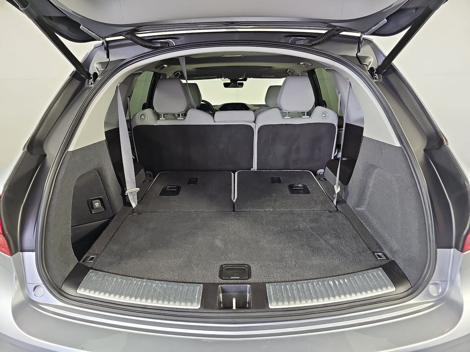Used 2020 Acura MDX FWD image 12