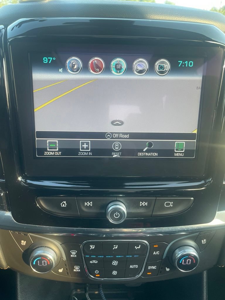 Used 2018 Chevrolet Traverse Premier w/ Driver Confidence II Package FWD image 12