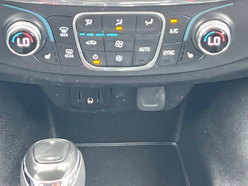 Used 2020 Chevrolet Traverse LT FWD image 4