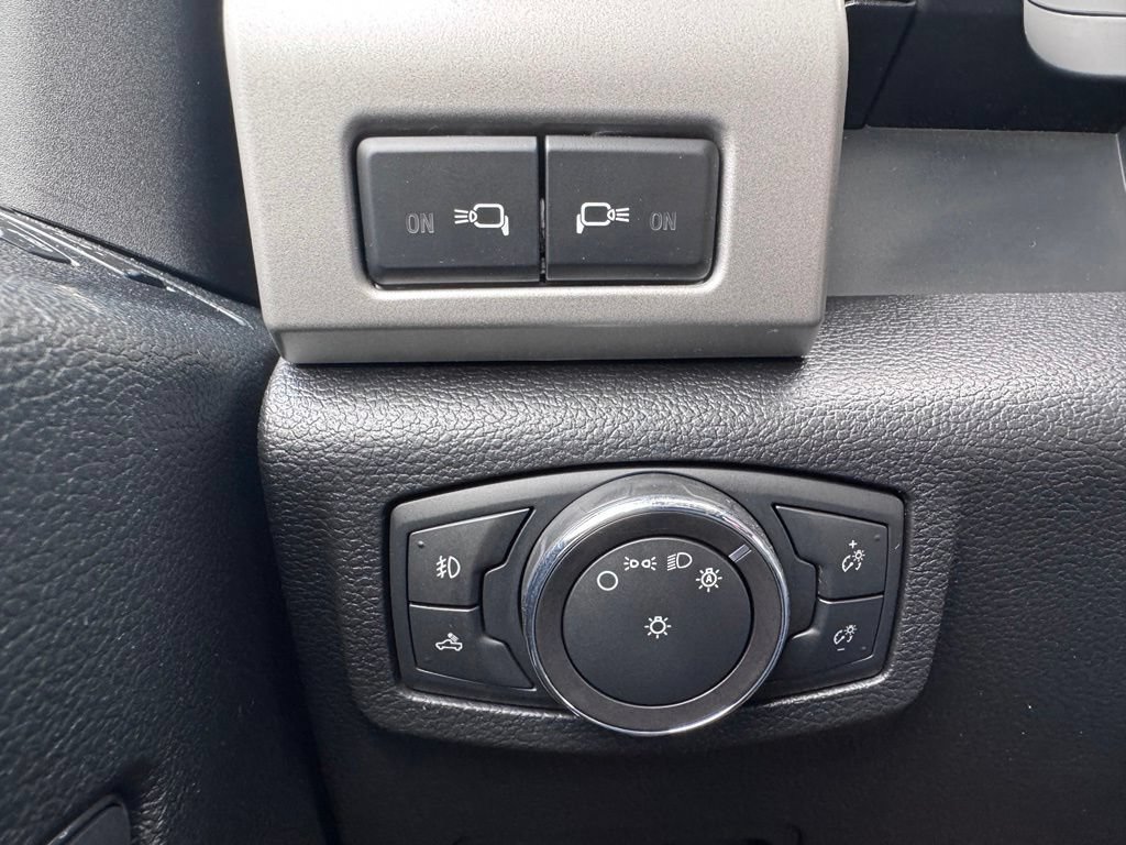 Used 2018 Ford F250 Lariat w/ Lariat Ultimate Package AWD/4WD image 38