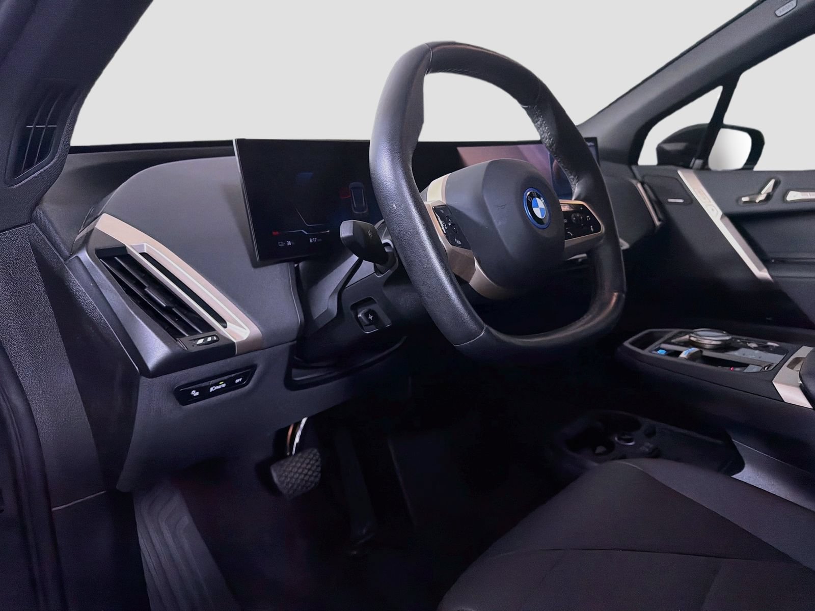 Certified 2024 BMW iX xDrive50 w/ Premium Package AWD/4WD image 10
