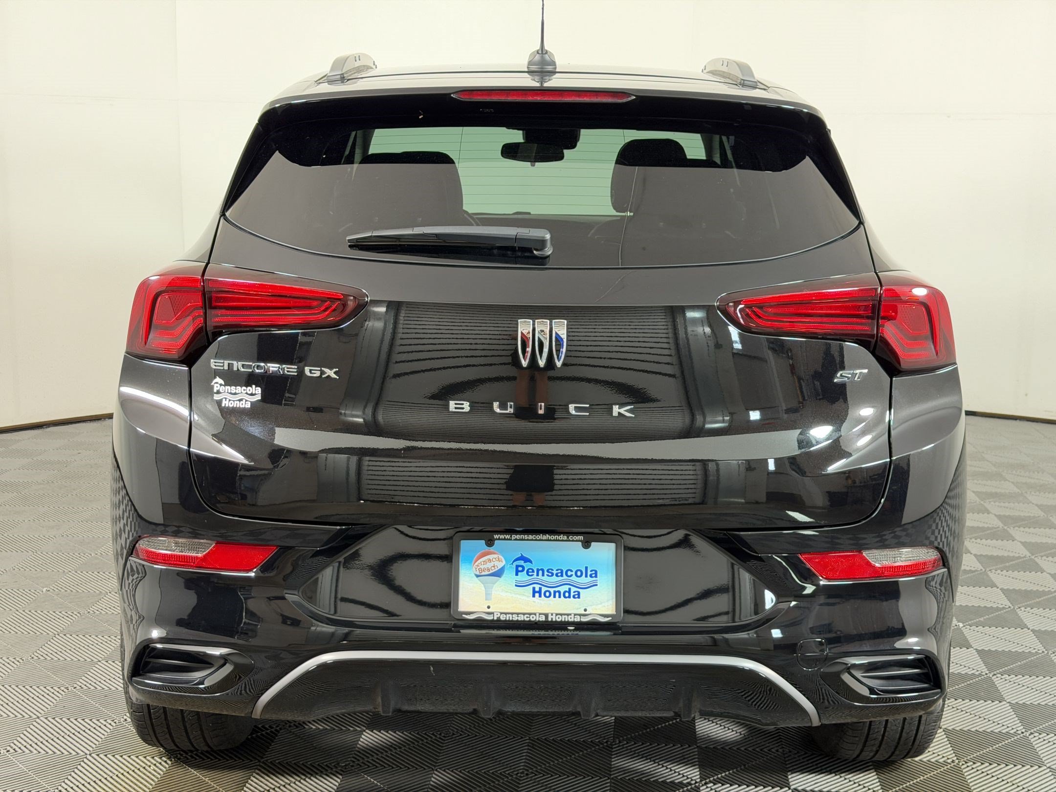 Used 2024 Buick Encore GX Sport Touring w/ Experience Buick Package FWD image 8