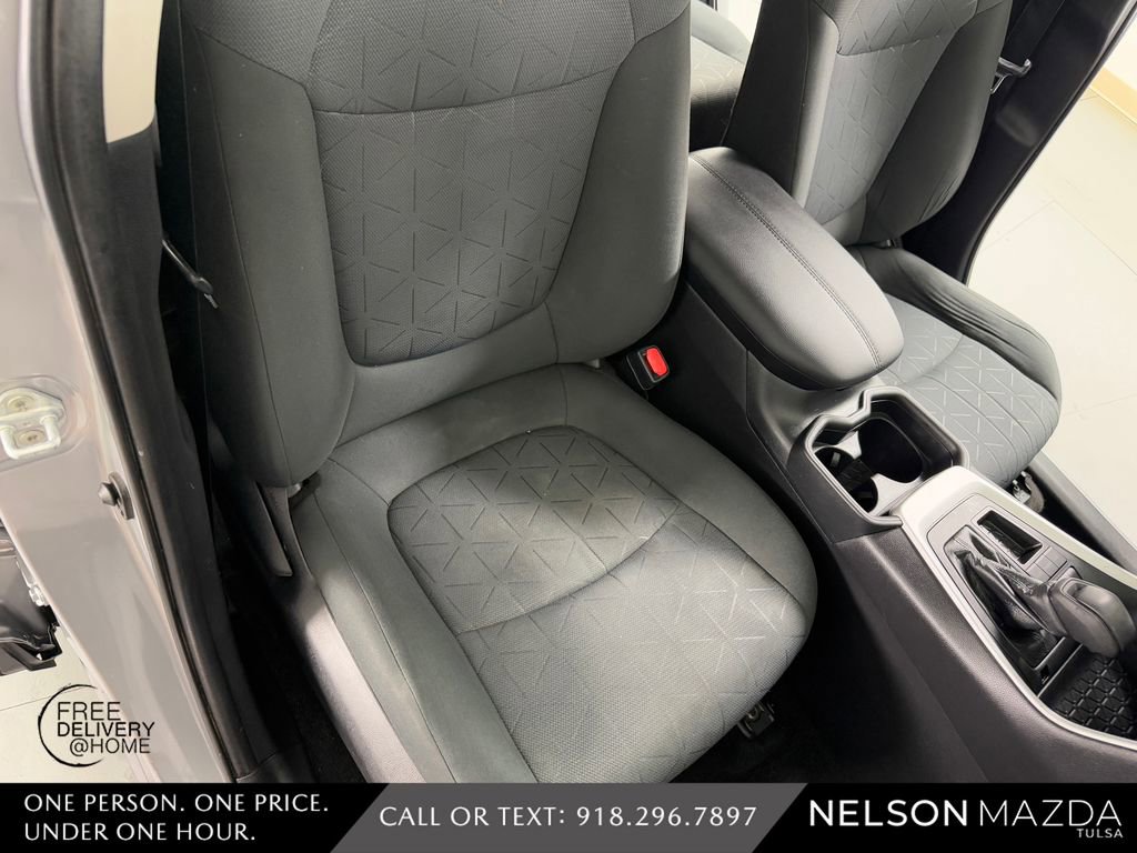Used 2020 Toyota RAV4 XLE FWD image 47
