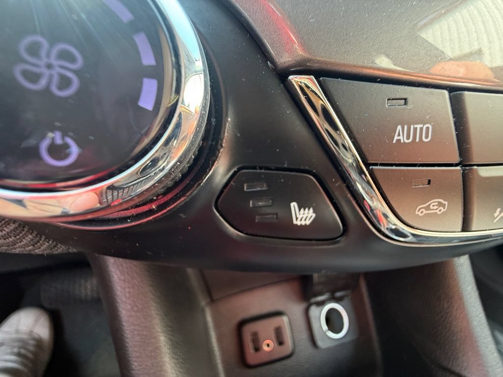 Used 2019 Chevrolet Cruze LT w/ LT True North Edition FWD image 30