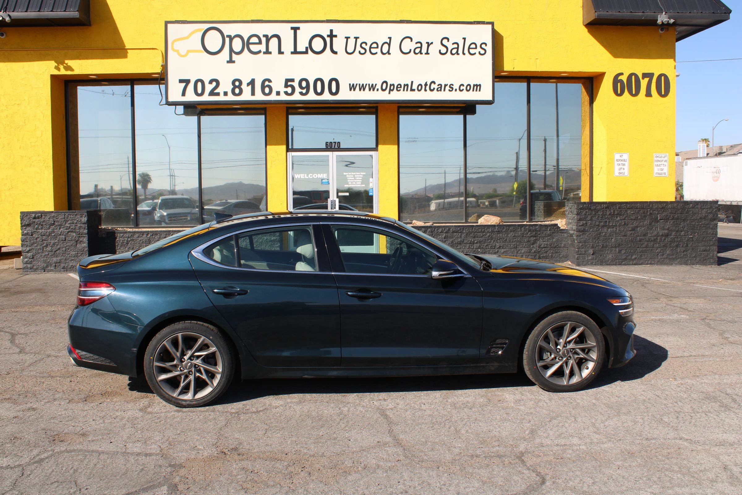 Used 2022 Genesis G70 2.0T RWD image 4