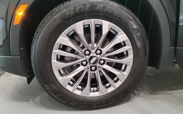 Used 2024 Cadillac XT4 Premium Luxury image 38