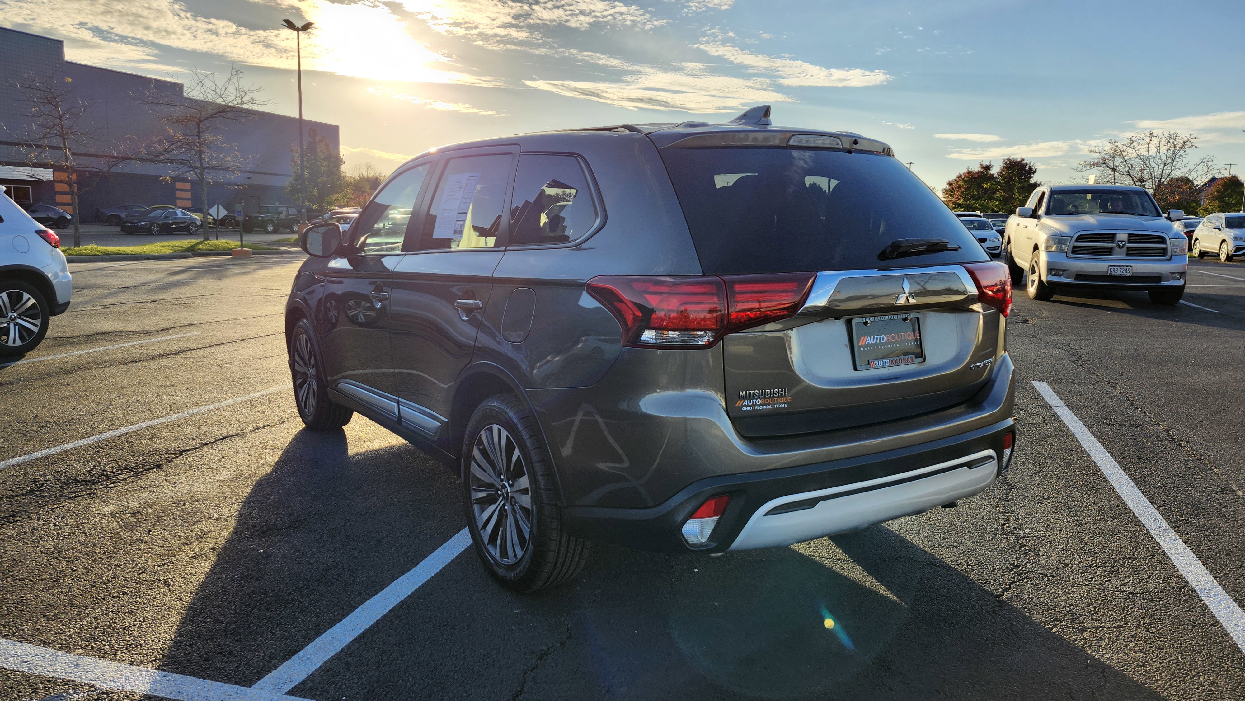 Used 2019 Mitsubishi Outlander ES image 9
