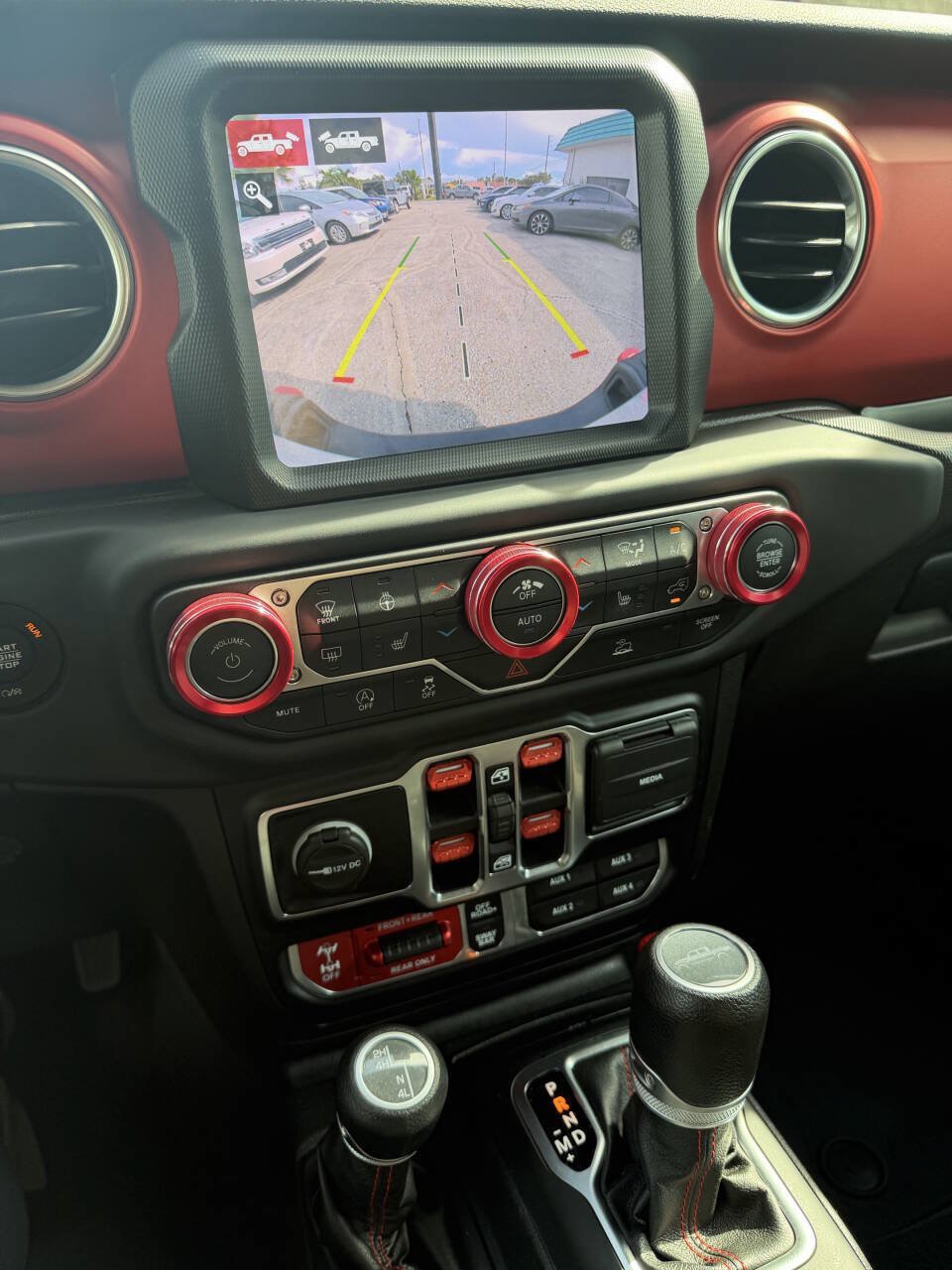 Used 2020 Jeep Gladiator Rubicon AWD/4WD image 13