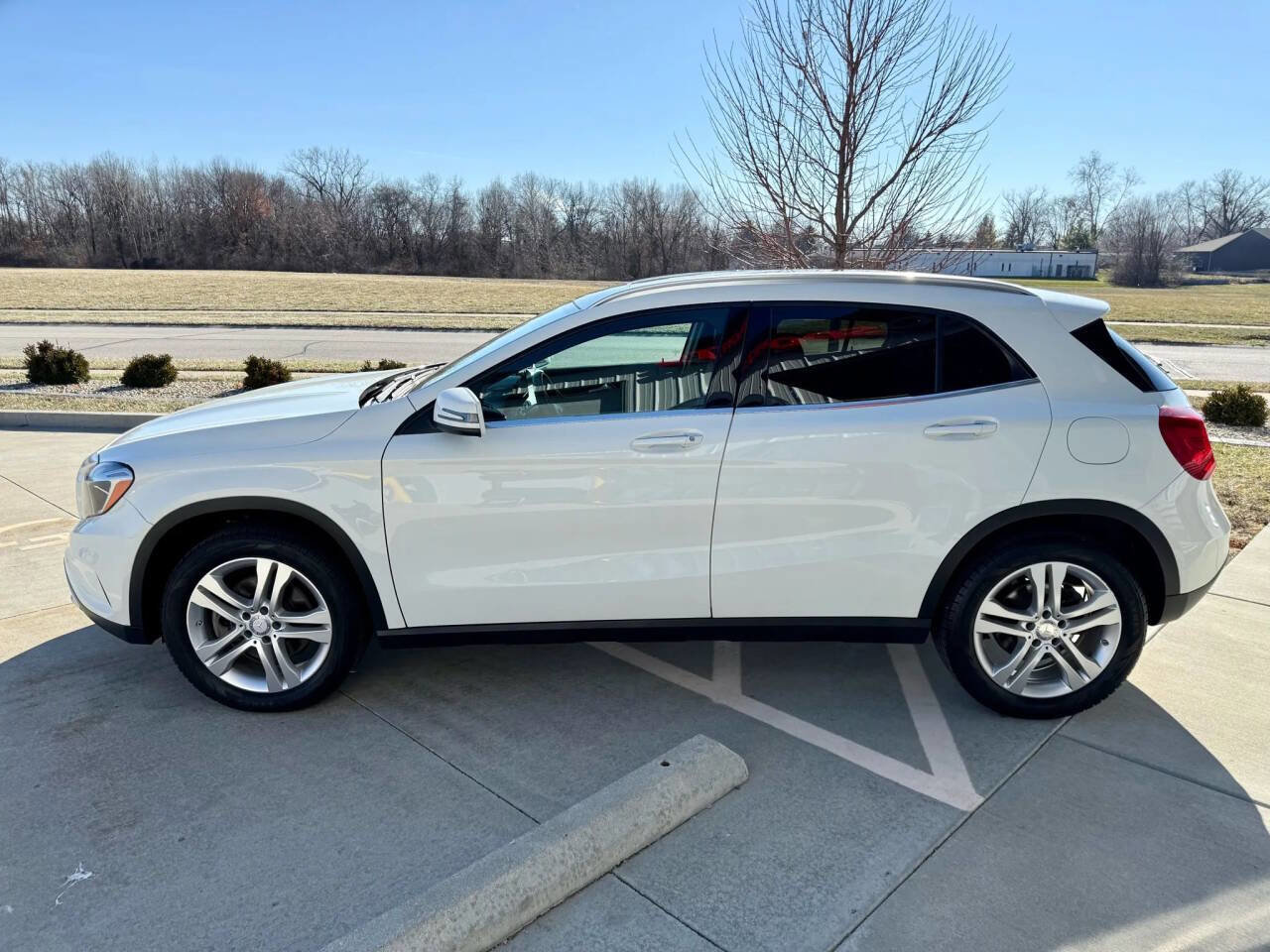 Used 2017 Mercedes-Benz GLA 250 4MATIC w/ Premium Package image 5