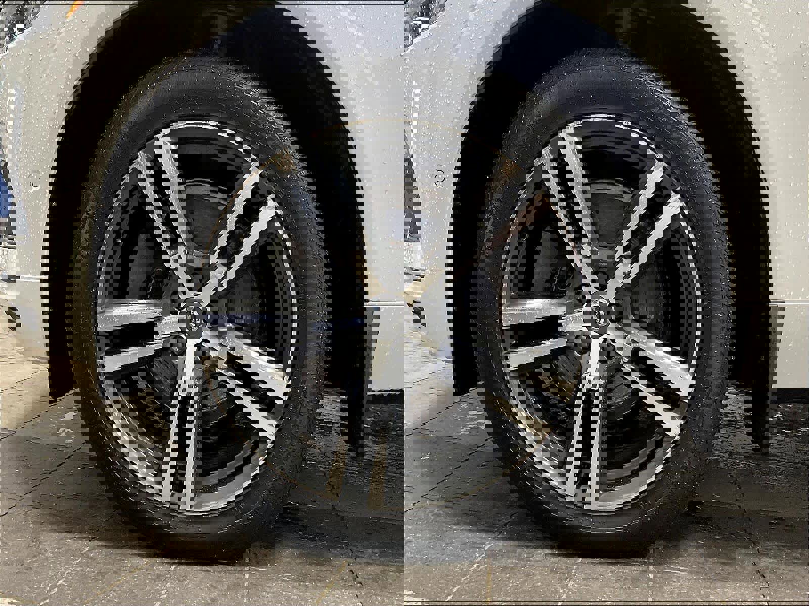 Used 2019 Volvo XC60 T6 Momentum w/ Multimedia Package image 7