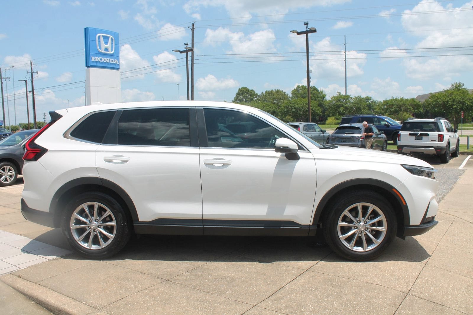 Used 2025 Honda CR-V EX-L image 4