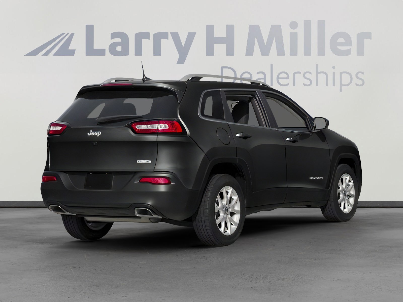 Used 2018 Jeep Cherokee Latitude Plus FWD image 2