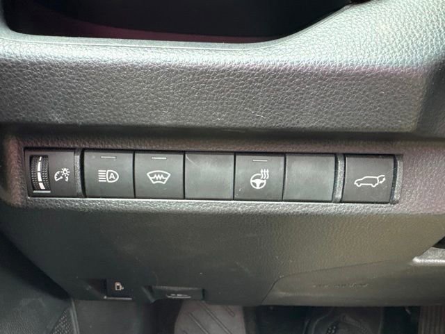 Used 2023 Toyota RAV4 SE w/ Weather & Moonroof Package AWD/4WD image 11