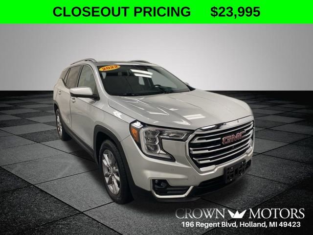 Used 2022 GMC Terrain SLT w/ Infotainment Package II image 1