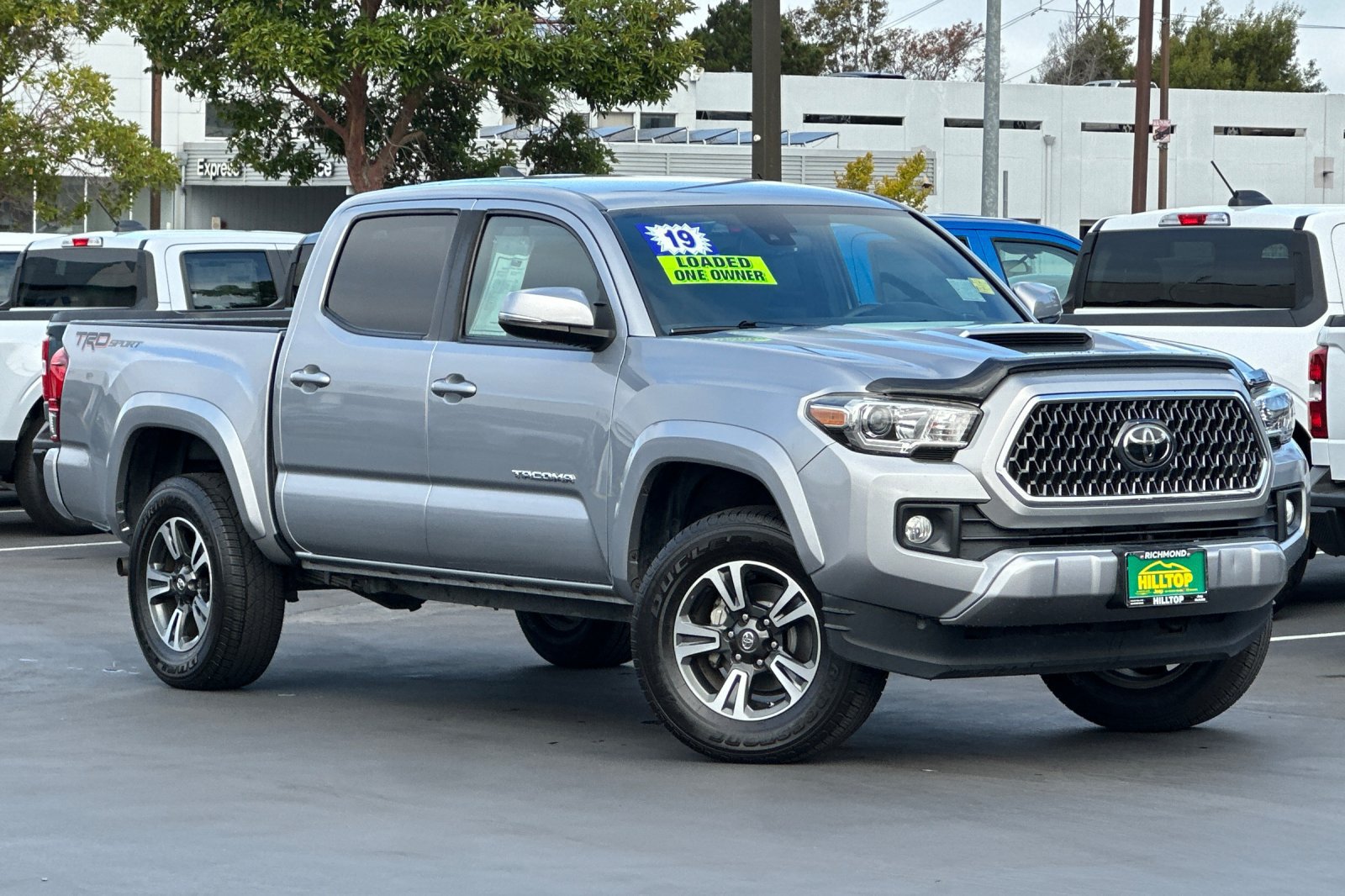 Used 2019 Toyota Tacoma TRD Sport w/ Technology Package RWD image 2