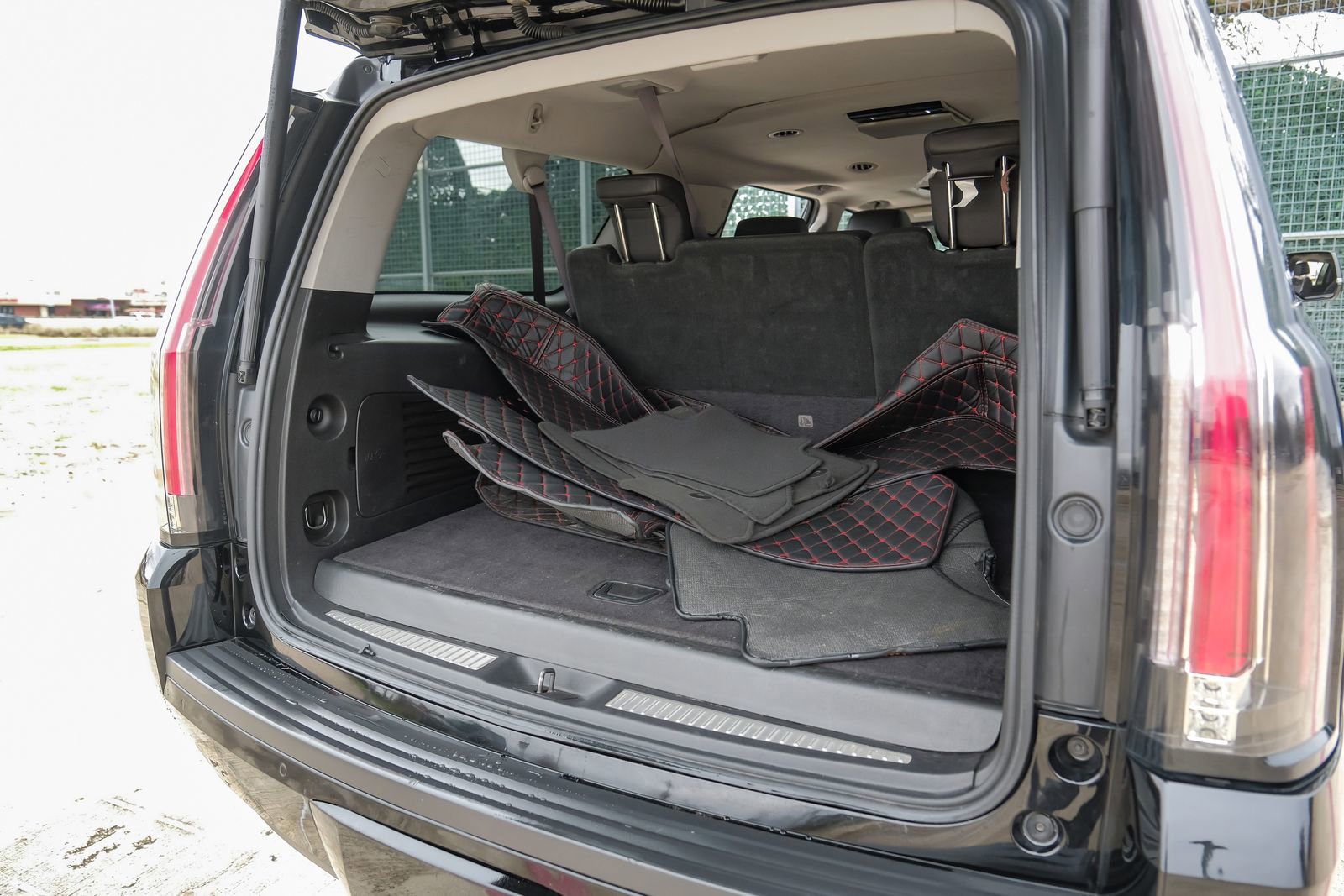 Used 2017 Cadillac Escalade ESV Luxury AWD/4WD image 55