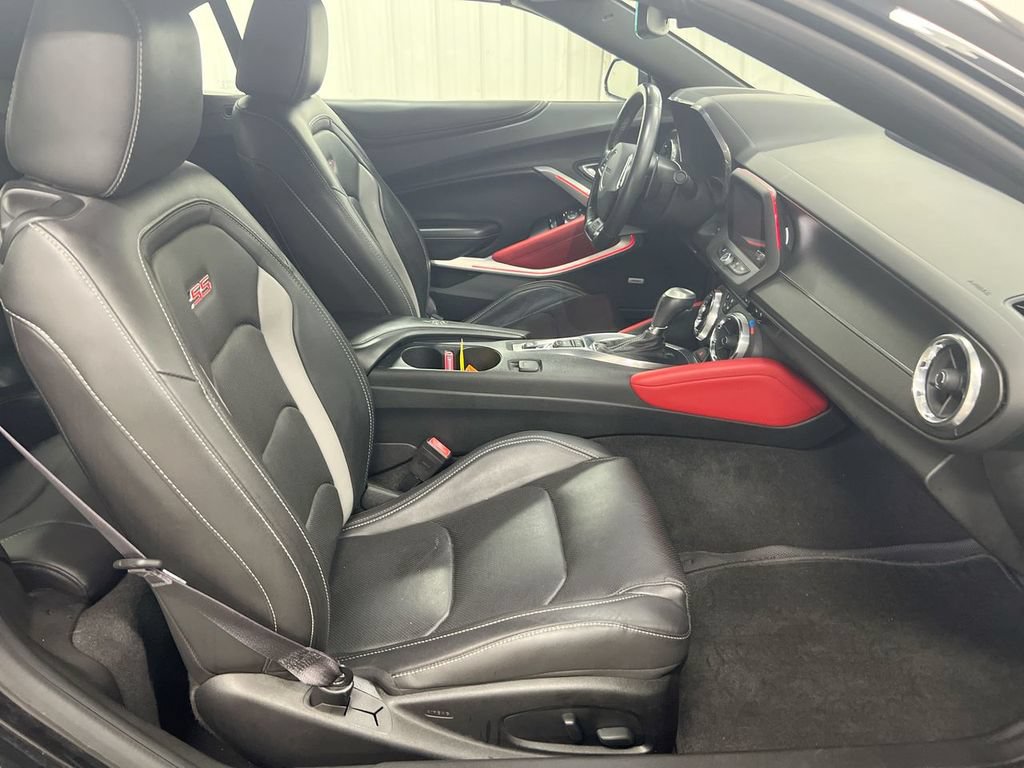Used 2017 Chevrolet Camaro SS RWD image 21