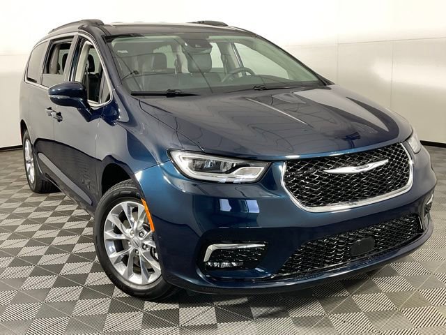 Used 2022 Chrysler Pacifica Touring-L AWD/4WD image 45