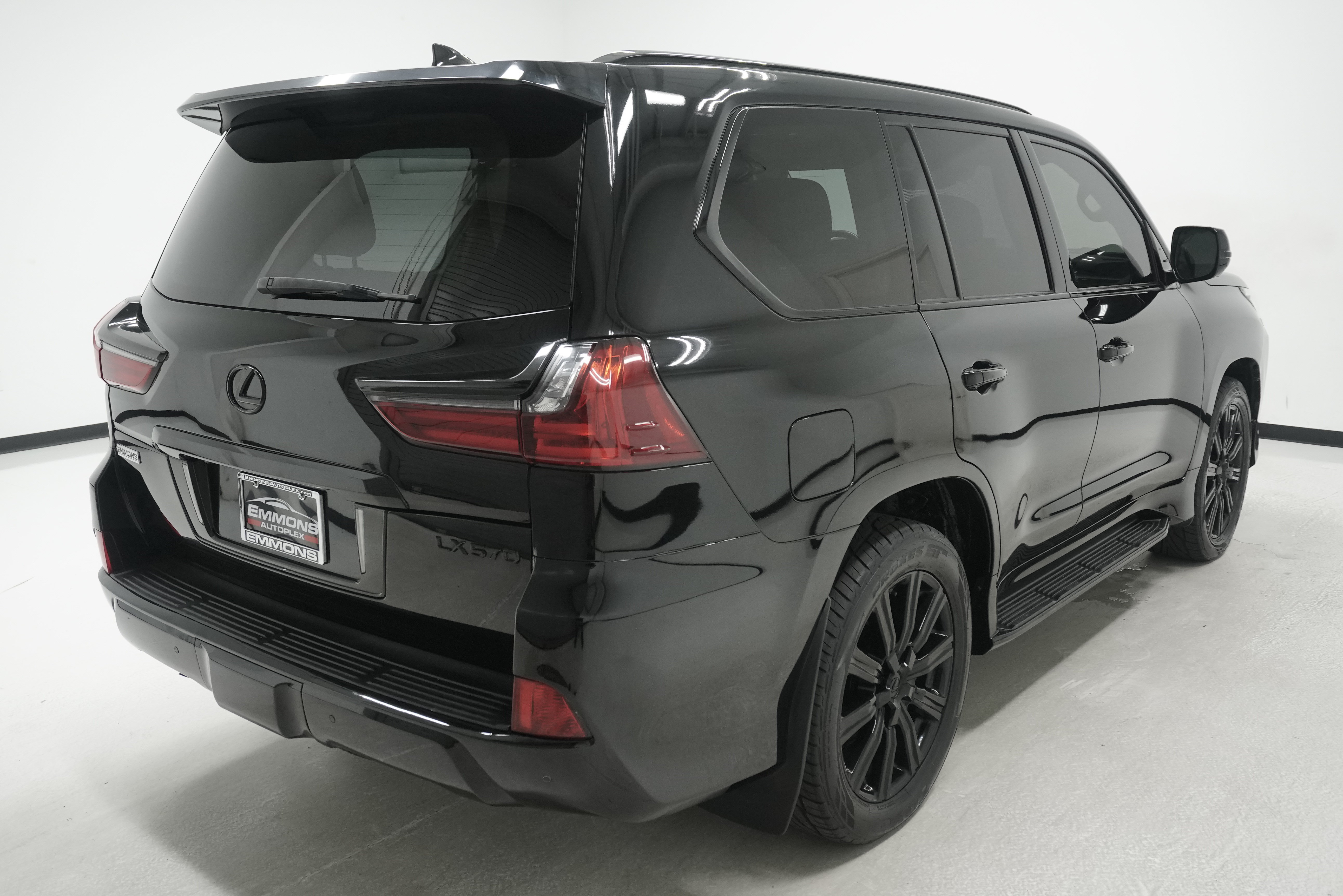 Used 2018 Lexus LX 570 4WD w/ Luxury Package image 4