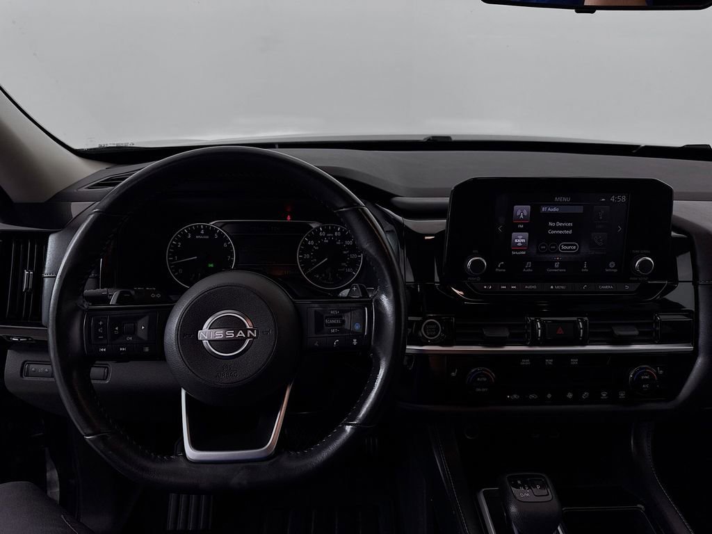 Used 2022 Nissan Pathfinder SV image 12