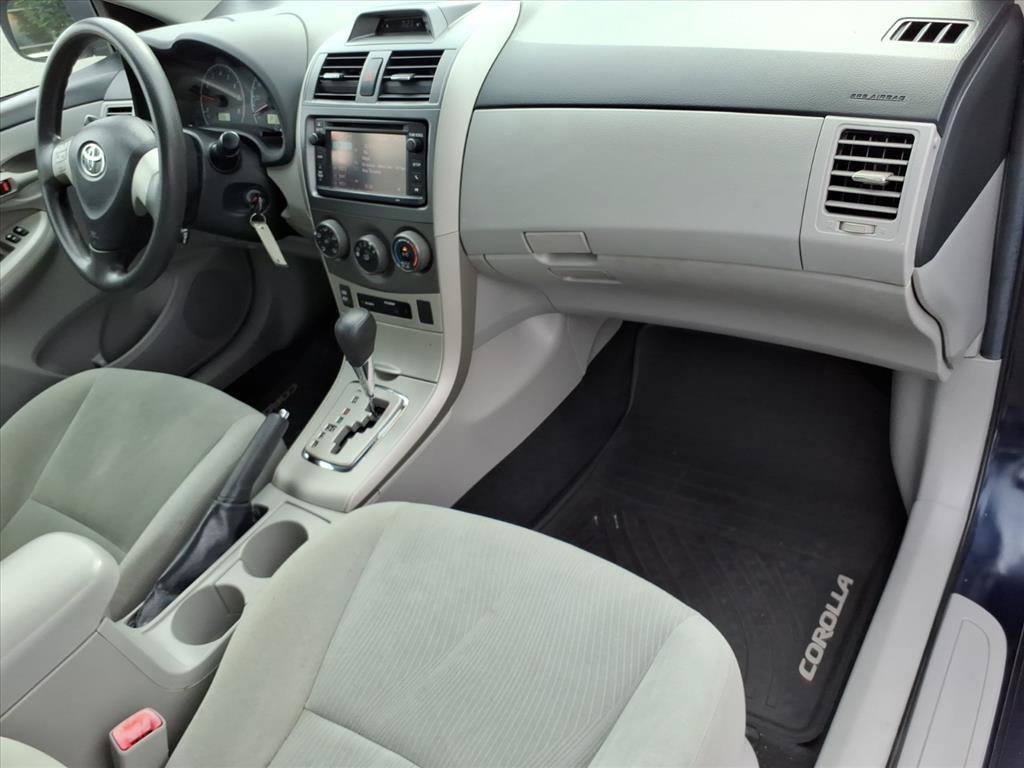 Used 2013 Toyota Corolla LE w/ Premium Pkg FWD image 18