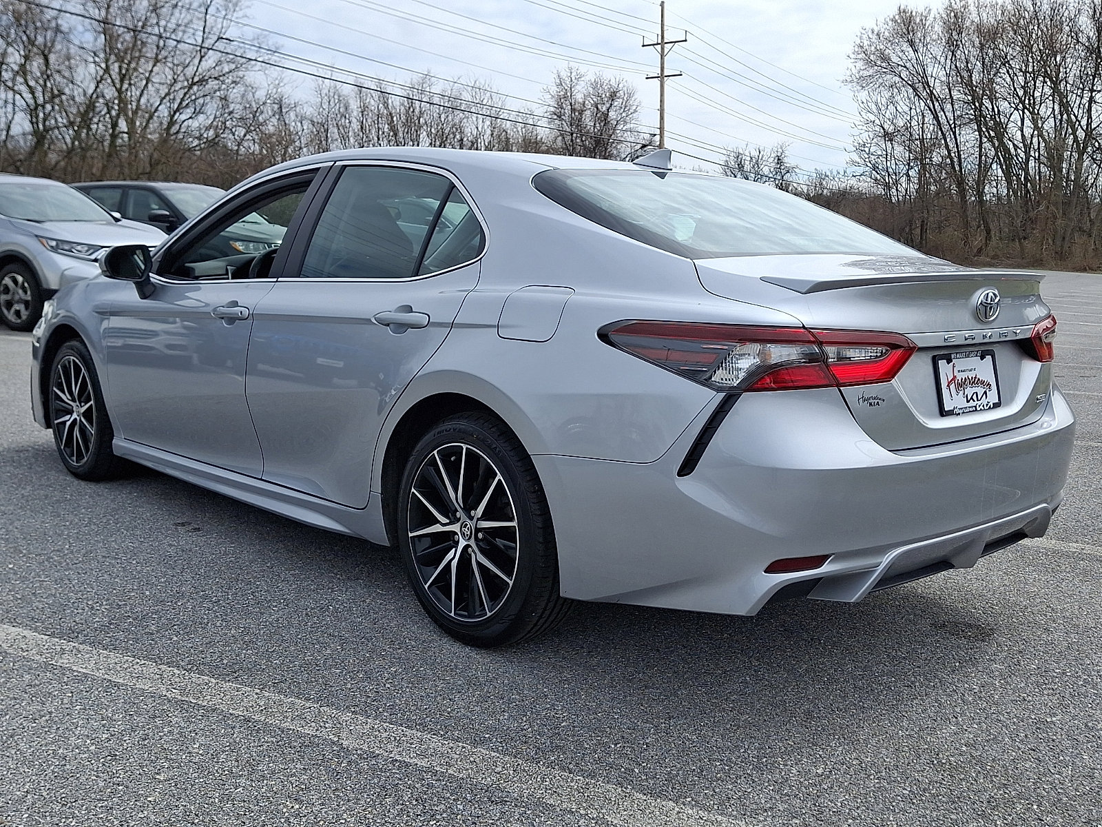 Used 2024 Toyota Camry SE image 4