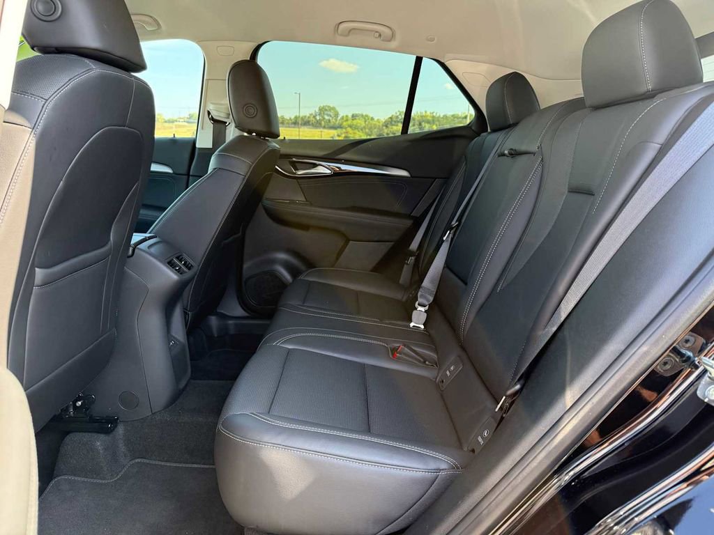 Used 2025 Buick Envision Preferred image 37