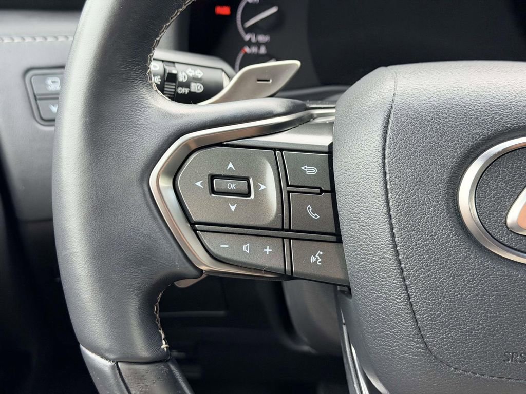 Used 2024 Lexus LX 600 4WD w/ Appearance Package image 9