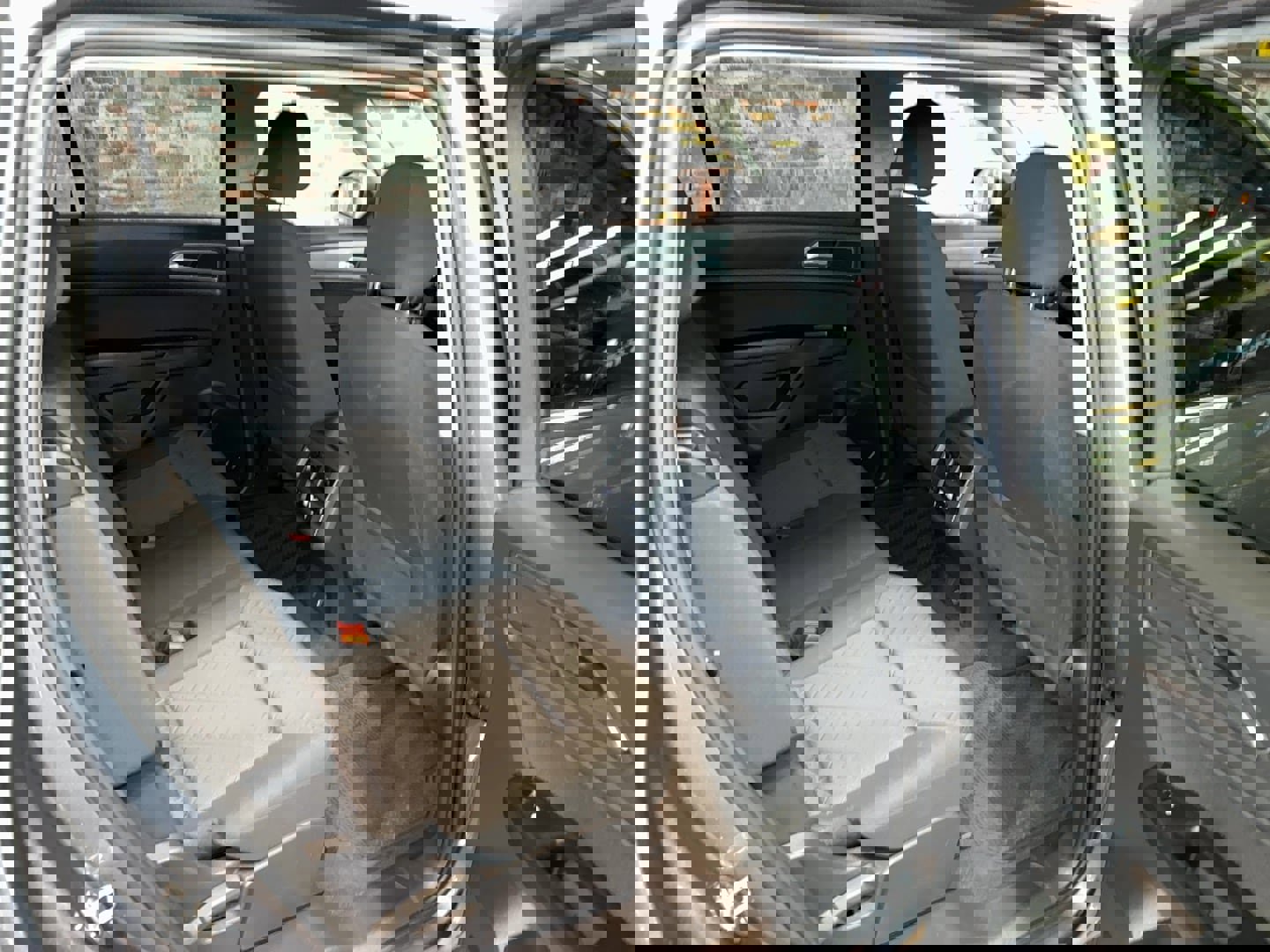 Used 2018 Volkswagen Atlas S image 76