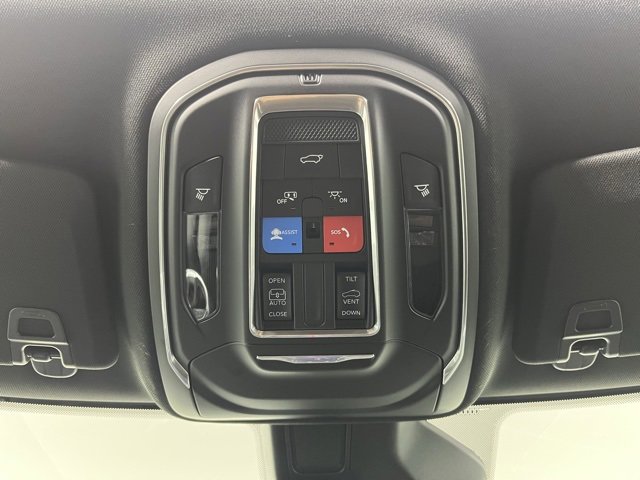 New 2025 Jeep Grand Cherokee Laredo w/ Luxury Tech Group I image 20