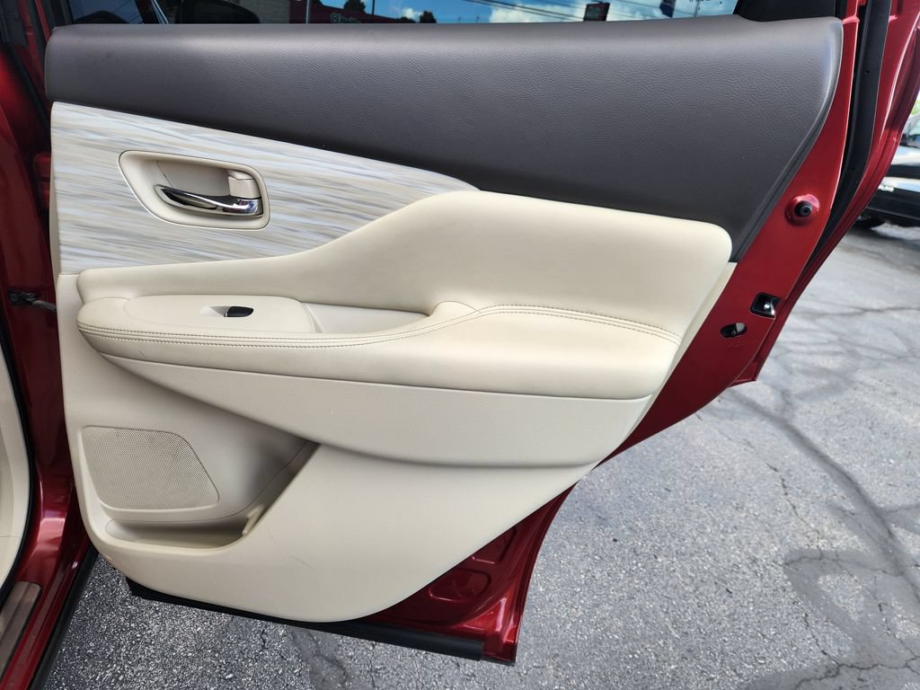Used 2017 Nissan Murano Platinum w/ Platinum Technology Package FWD image 13