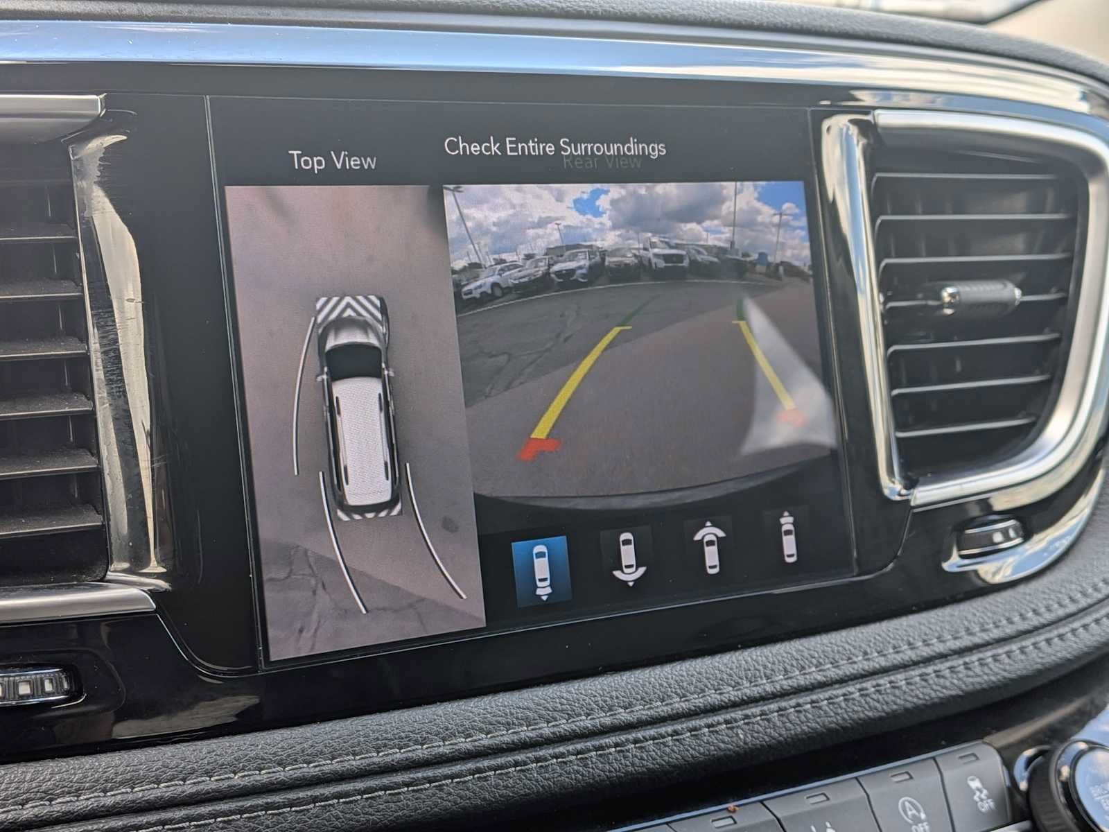 Certified 2018 Chrysler Pacifica Touring-L FWD image 30