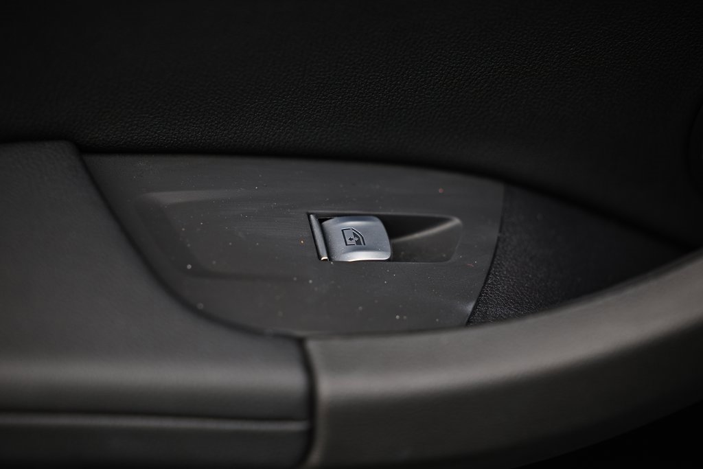 Used 2025 BMW X4 xDrive30i w/ Premium Package image 24