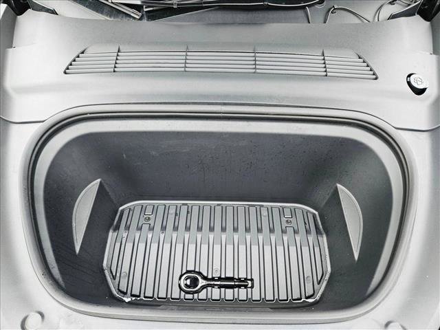 Used 2024 Tesla Model Y Long Range image 23