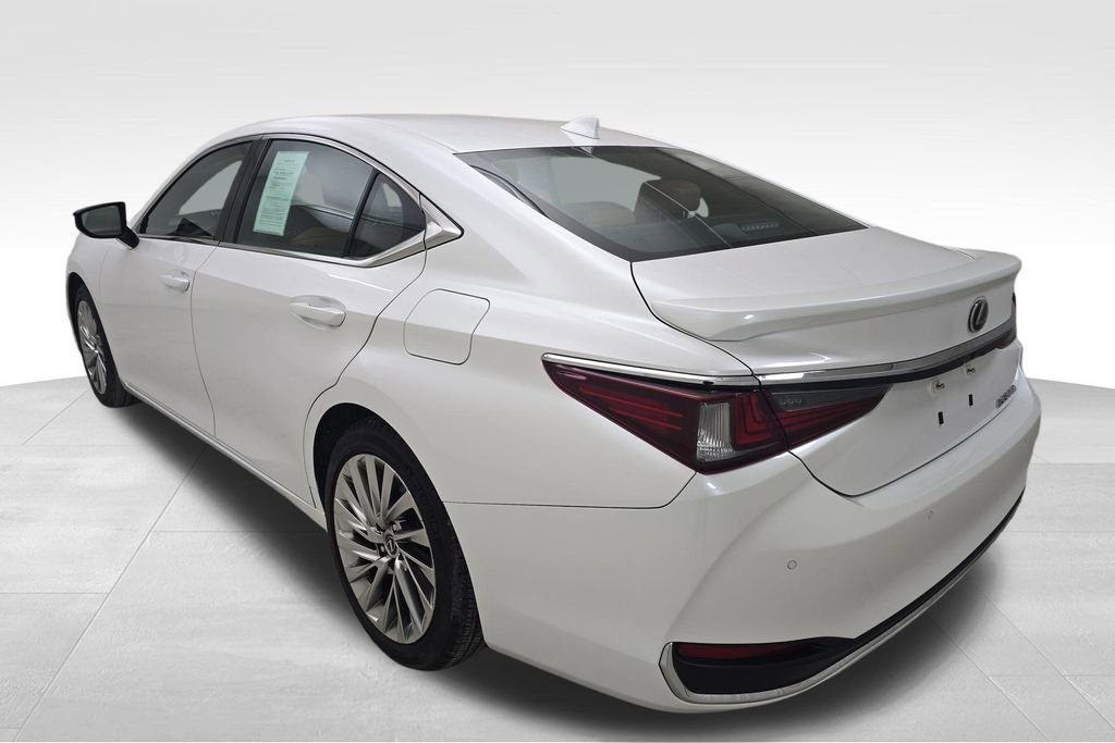 Used 2023 Lexus ES 300h Ultra Luxury image 7
